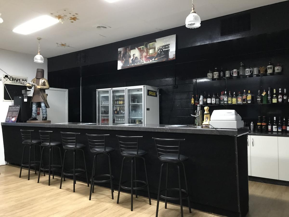 Tropical City Motor Inn Ayr Exteriör bild
