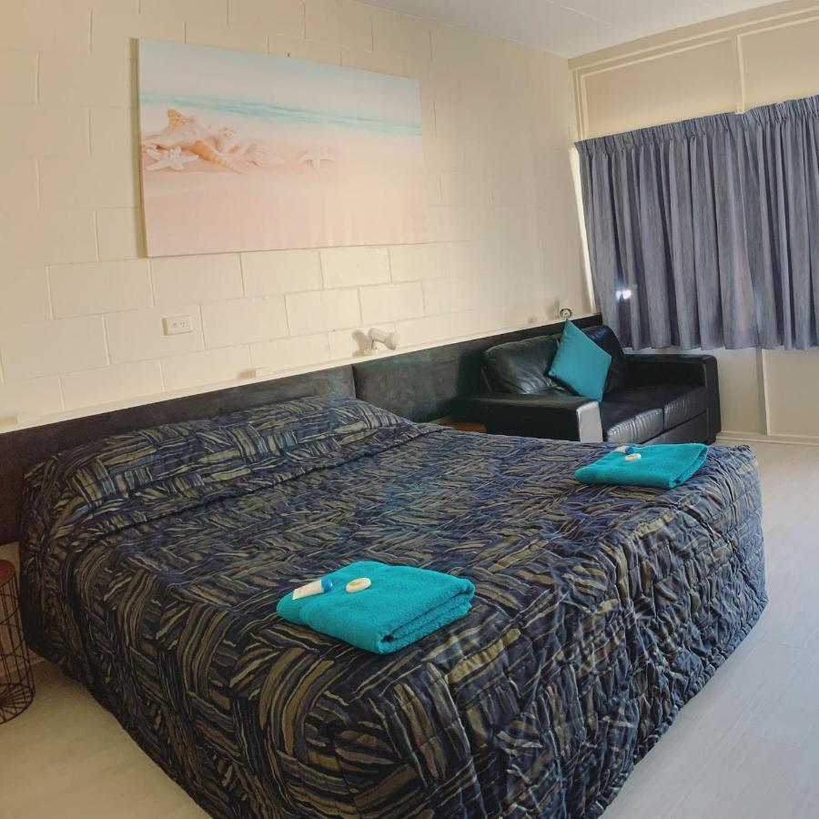 Tropical City Motor Inn Ayr Exteriör bild