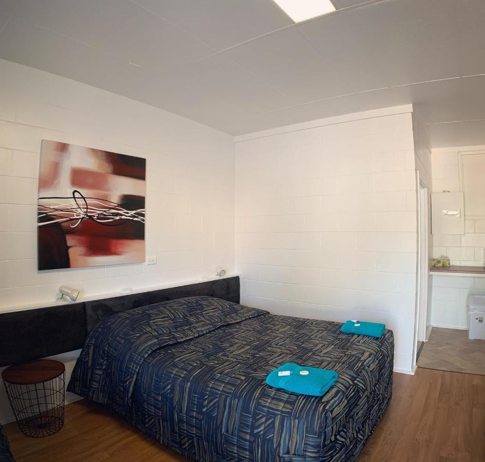 Tropical City Motor Inn Ayr Exteriör bild